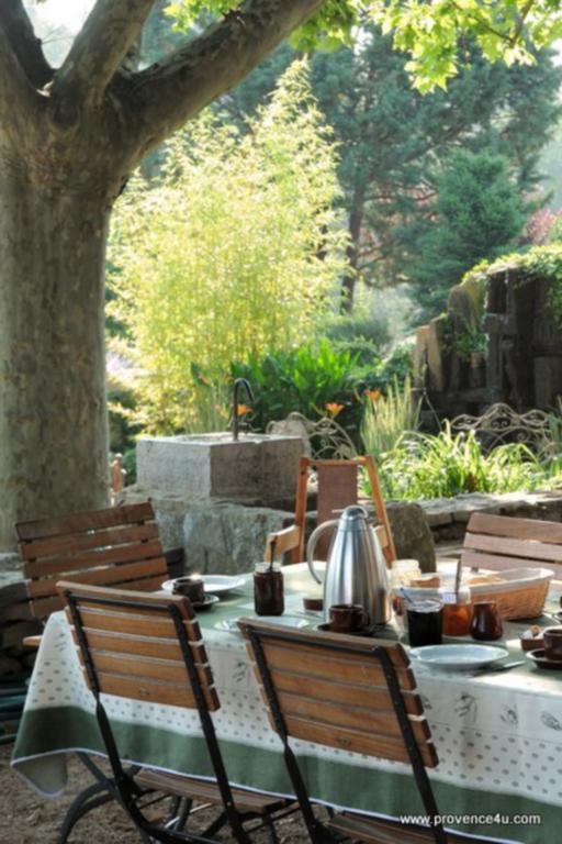 Une Campagne En Provence Bras Ngoại thất bức ảnh